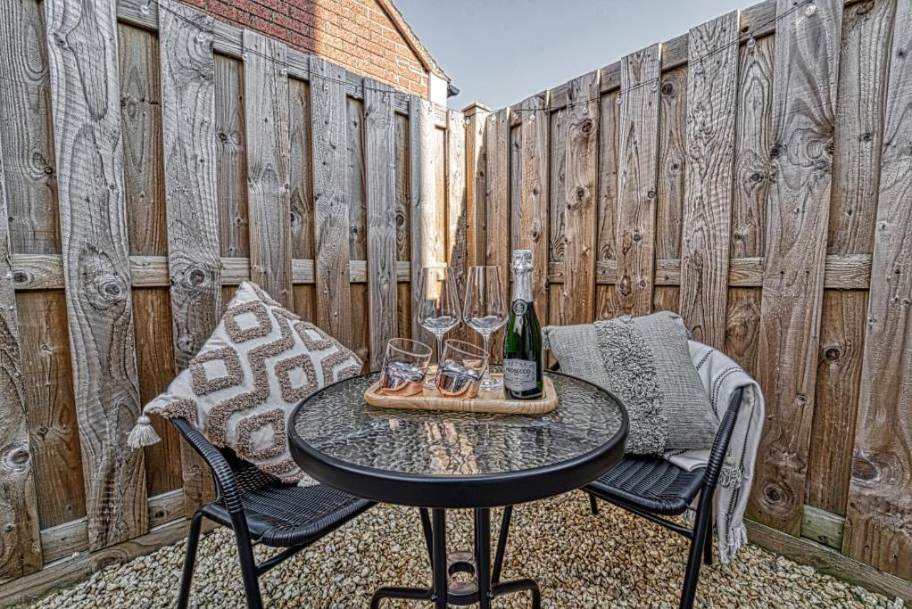 Guest Homes - Watledge House Apartment Tewkesbury Eksteriør bilde